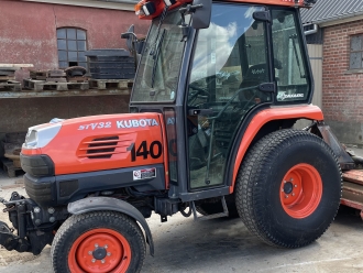 Kubota minitraktor stv32